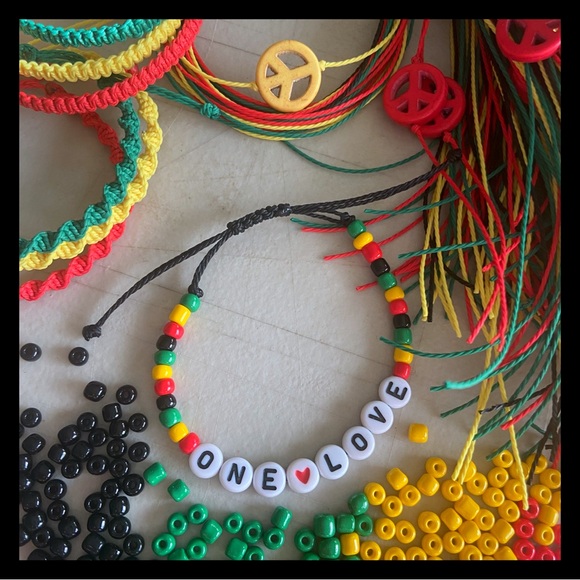 Handmade ONE ❤️ LOVE Bracelet - Picture 1 of 1